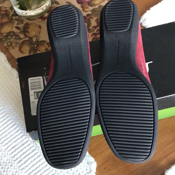 WOMEN'S TROTTERS JENN MINI DOTS FLATS 9N narrow (new in box) - Picture 5 of 11